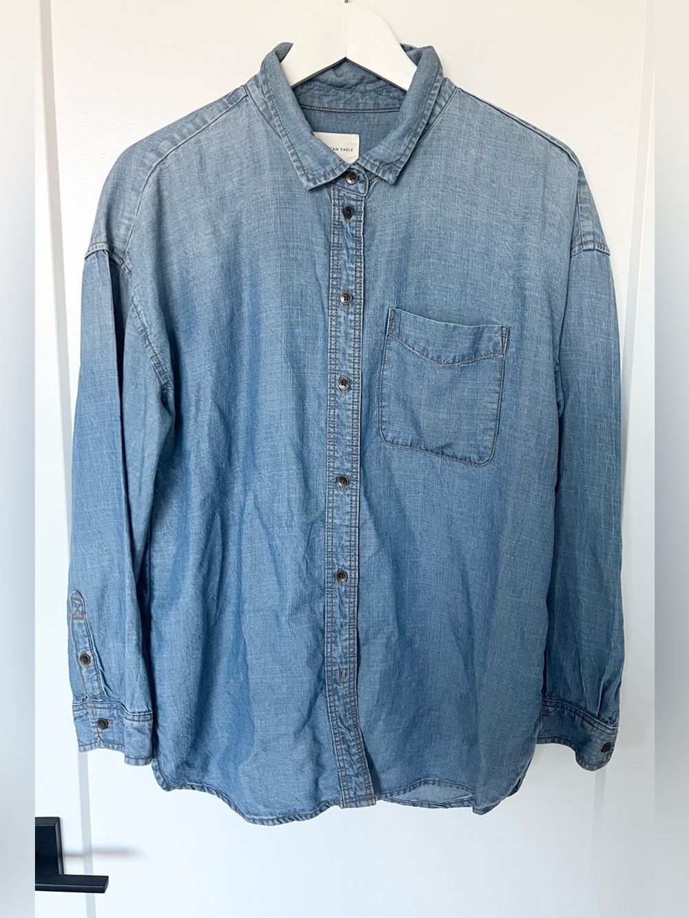 American Eagle Oversized Fit Button Up Chambray Denim Shirt Long Sleeve Women S
